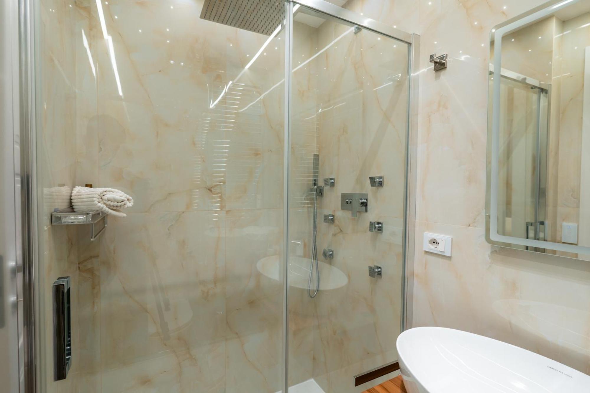 Paci Luxury * Rome
